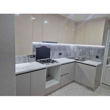 Bucatarie pe colt moderna 